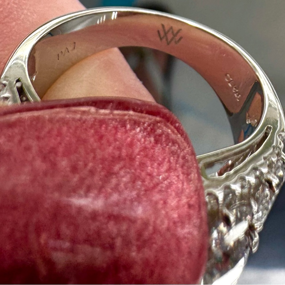 Victoria Weik Thick Band Ring with Multiple Round Simulated Diamonds NWOT - Picture 10 of 13